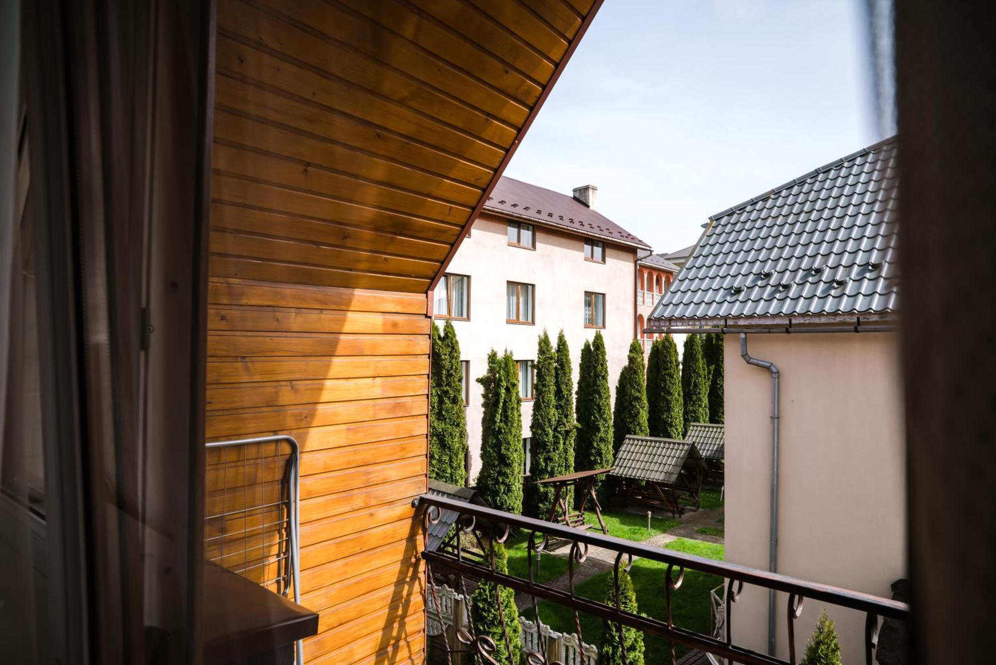 Вікторія Hotel Polyana  Bagian luar foto